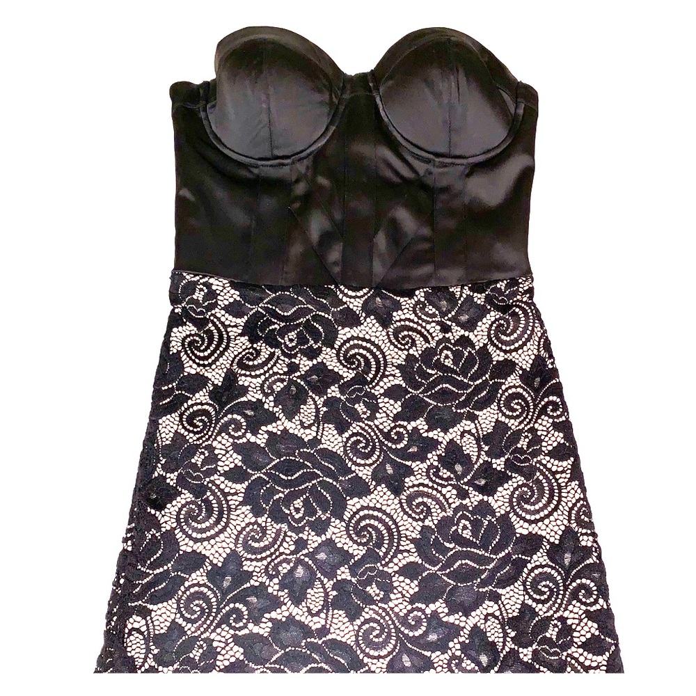 Cup top laces dress